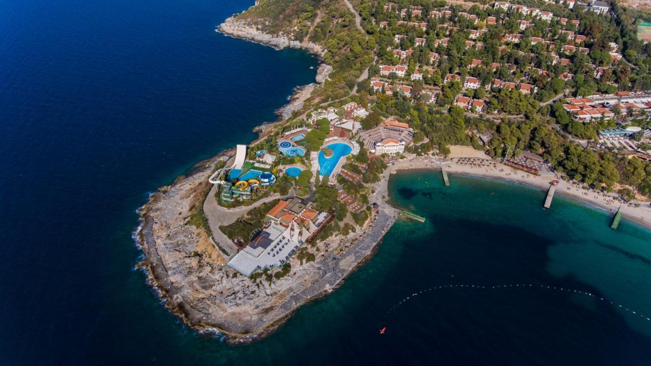 Pine Bay Holiday Resort Kusadası Exterior foto Aerial view of the resort