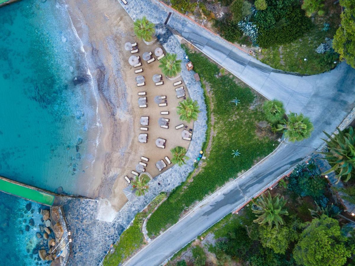 Pine Bay Holiday Resort Kusadası Exterior foto Aerial view of the beach