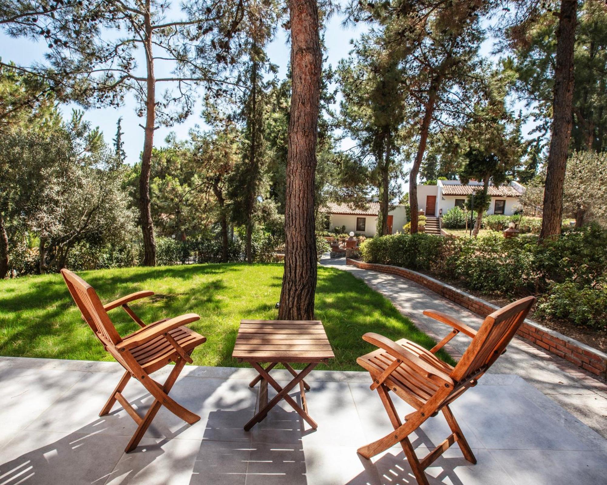 Pine Bay Holiday Resort Kusadası Quarto foto The campus of the University of Patras